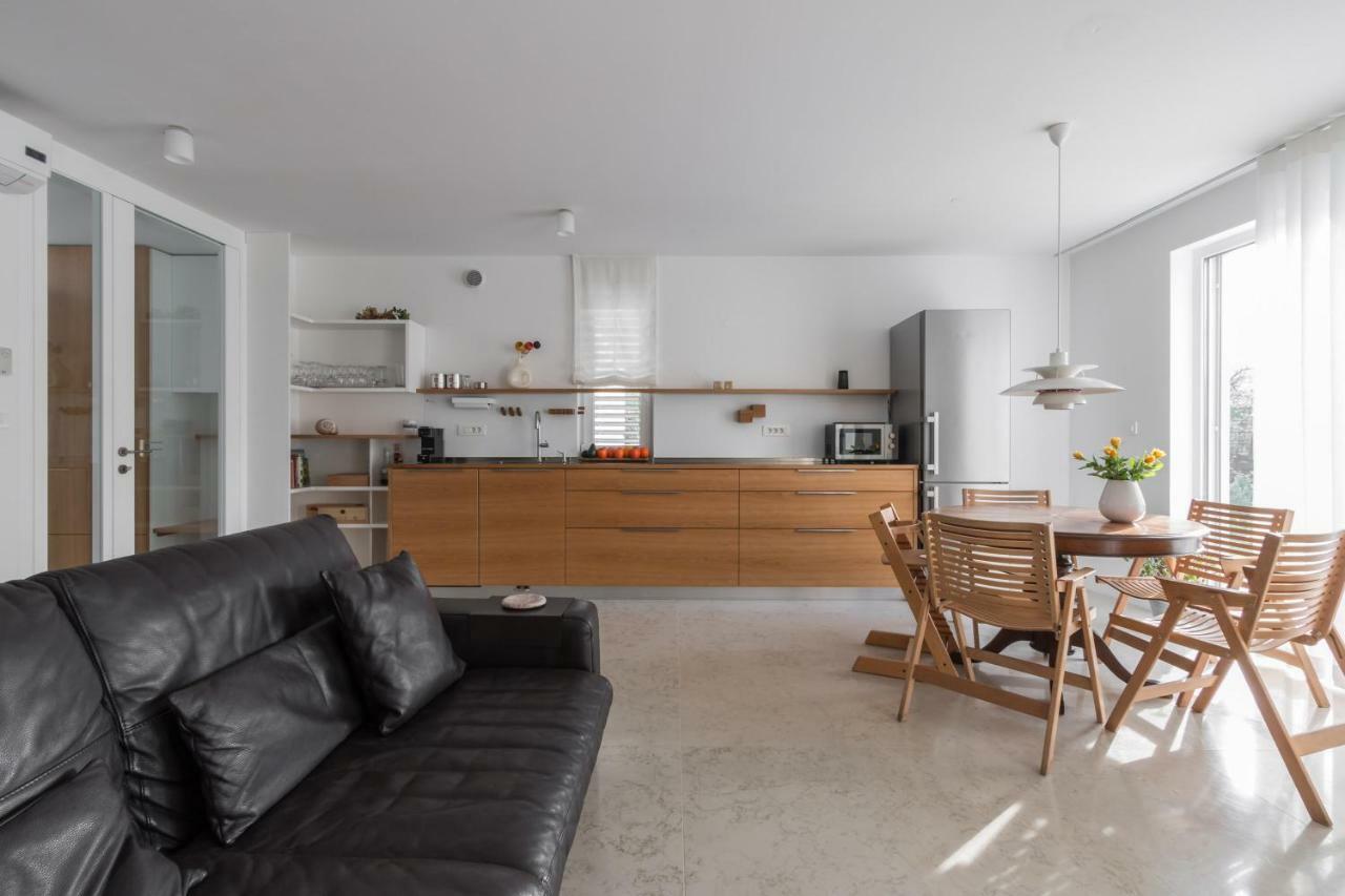 Apartment Beta Izola Bagian luar foto