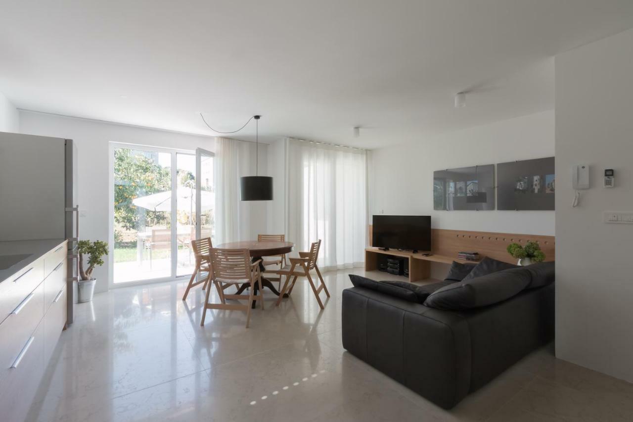 Apartment Beta Izola Bagian luar foto